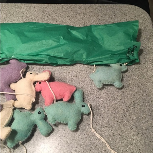 - 2 EASTER GARLANDS, felt material bunny’s and eggs, HOPPY school class ro… - Picture 5 of 8